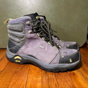 Ahnu womens waterproof hiking boots with vibram sole size 7.5